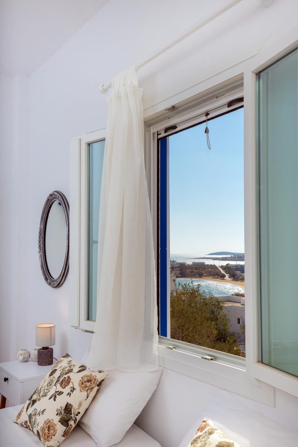 Natural landscape, View (from property/room), Photo of the whole room, Bedroom, Landmark view, Sea view, towels