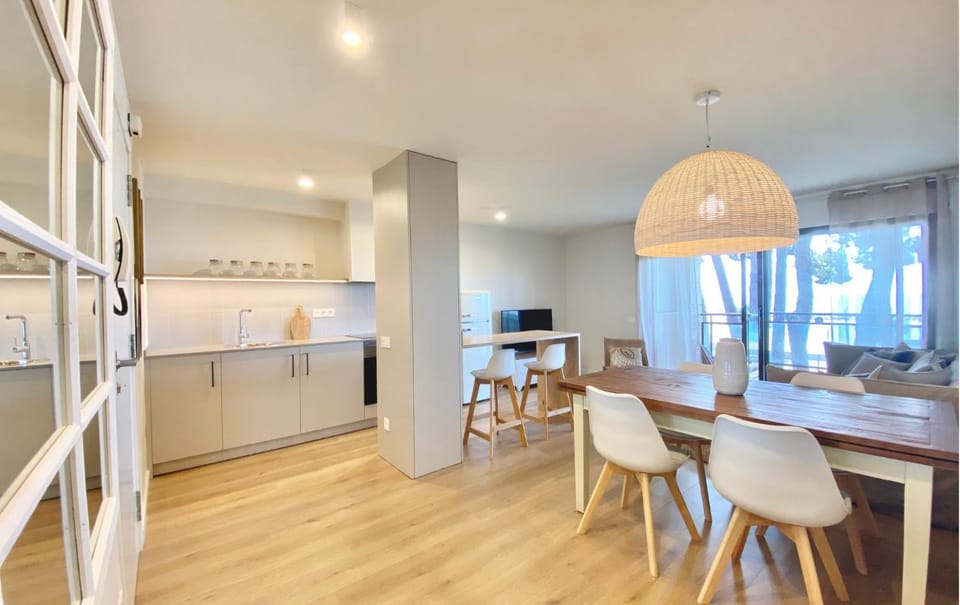 TV and multimedia, Living room, Dining area