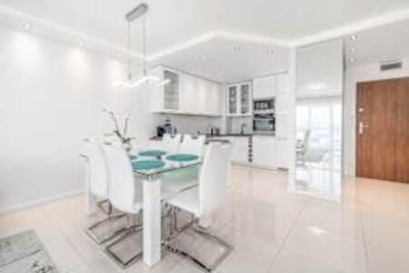 Kitchen or kitchenette, Dining area, stove