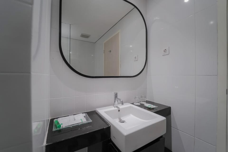 Bathroom, towels