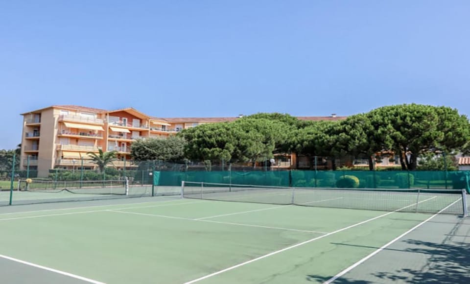 résidence avec piscine Apartment in Saint-Raphael