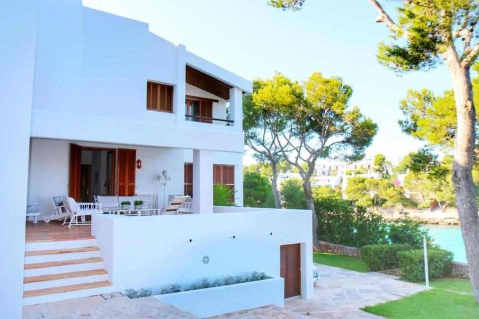 Villa Sa Pau . Villa in Migjorn