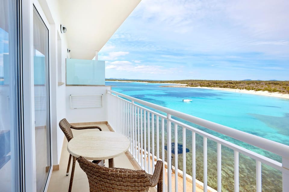 View (from property/room), Balcony/Terrace, Sea view
