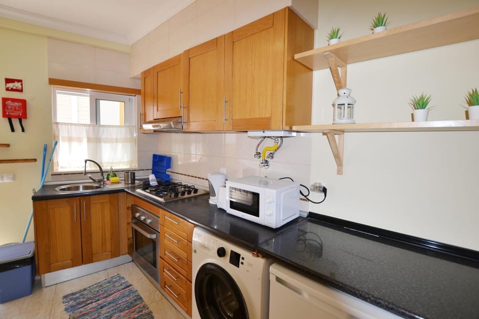 Spring, Day, Night, People, Winter, Summer, Kitchen or kitchenette, Other, Decorative detail, Seating area, Dining area, Communal kitchen, Autumn, On site, Guests, Area and facilities, Seasons, Time of day, Location, children, young children, older children, group of guests, Quiet street view, ATM