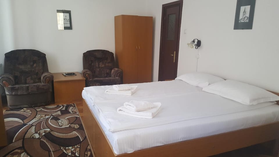 Pensiunea Podul Minciunilor Bed and Breakfast in Sibiu