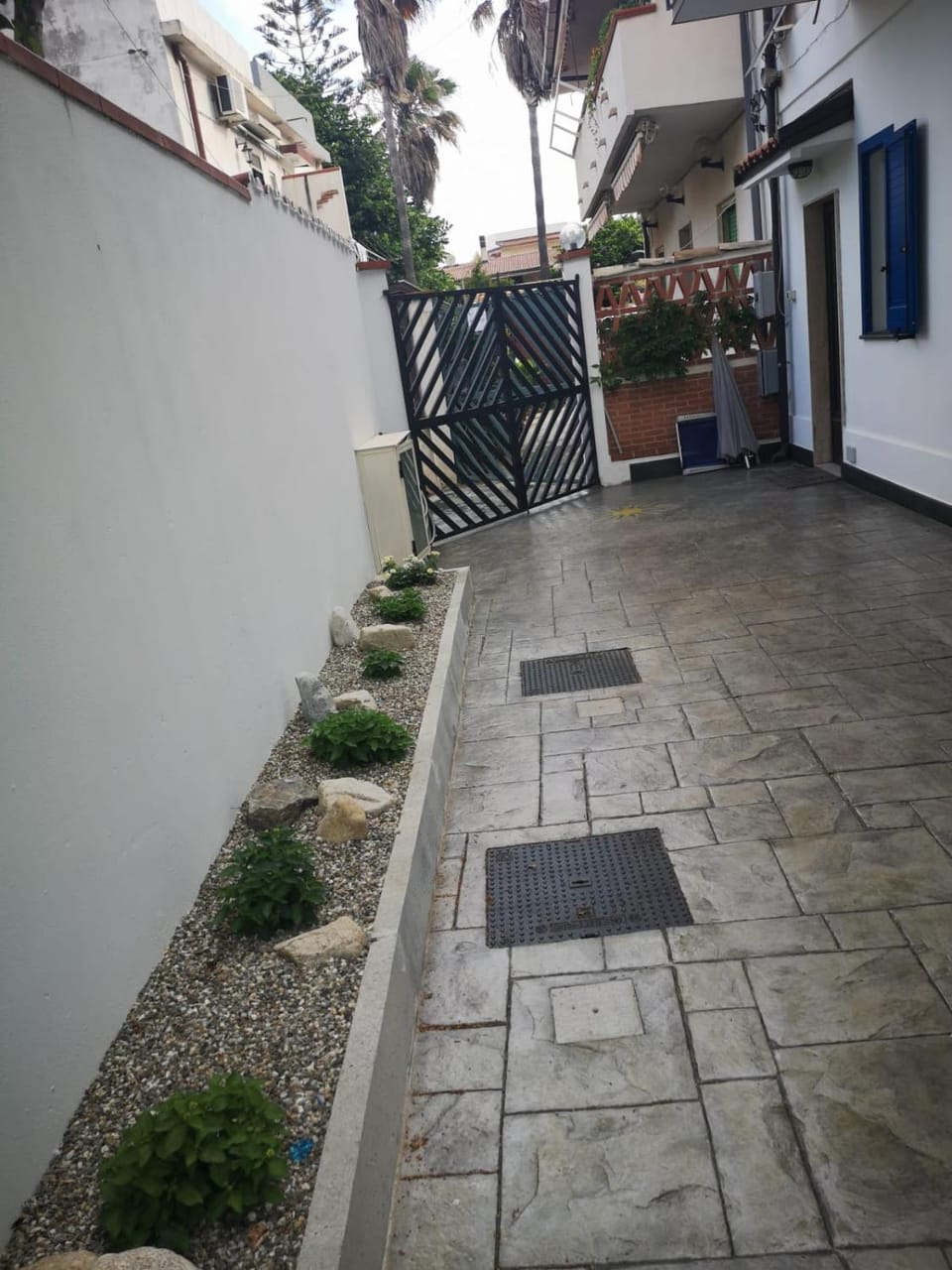 Facade/entrance