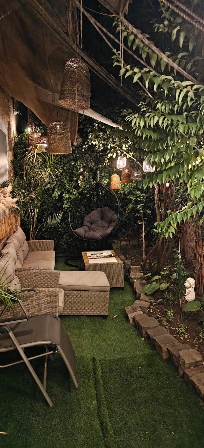 Garden, Seating area, Garden view