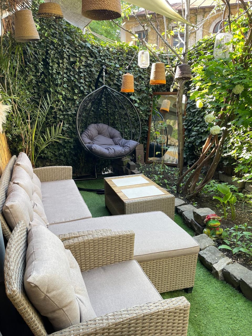 Day, Garden, Seating area, Garden view