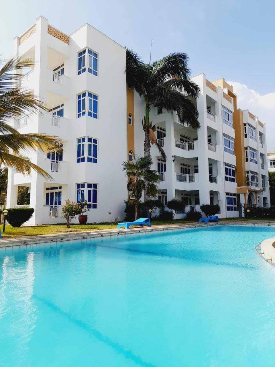 Property building, Swimming pool