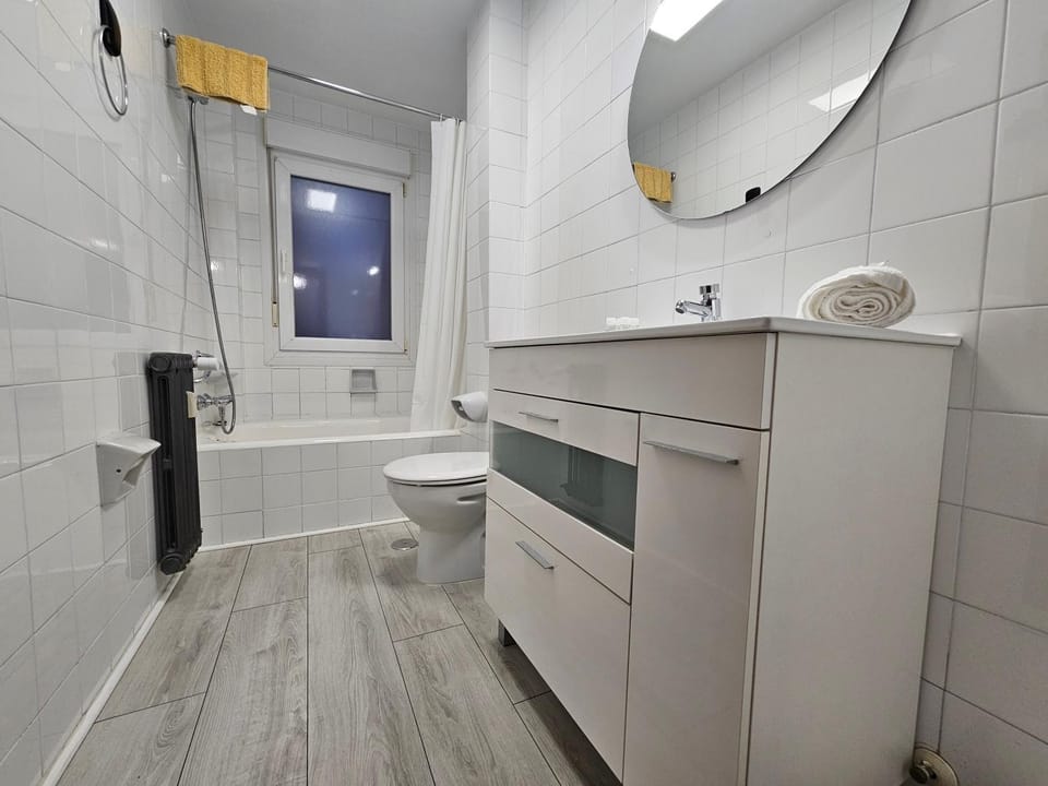 108A Apartamento de 3 habitaciones con terraza Apartment in Gijón