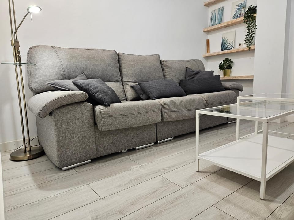 108A Apartamento de 3 habitaciones con terraza Apartment in Gijón