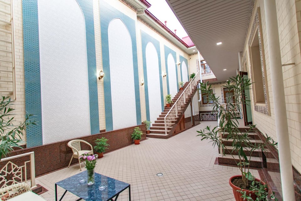 Patio, Facade/entrance