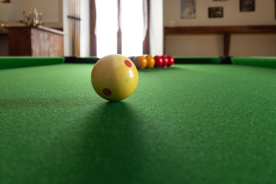 Billiard, Living room