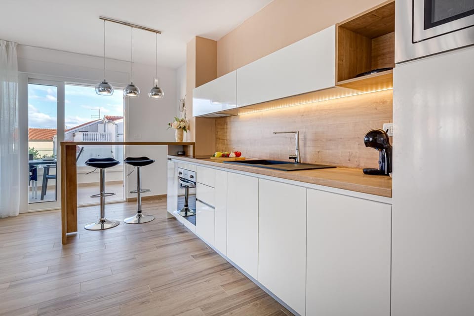 Kitchen or kitchenette, Dining area, dishwasher, minibar, oven, pet friendly, stove, toaster, kitchen