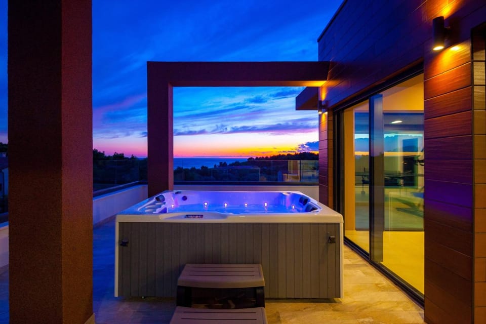 Luxury Villa Eligo with private pool and sea view Villa in Premantura