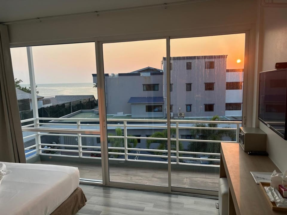 Balcony/Terrace, Guests