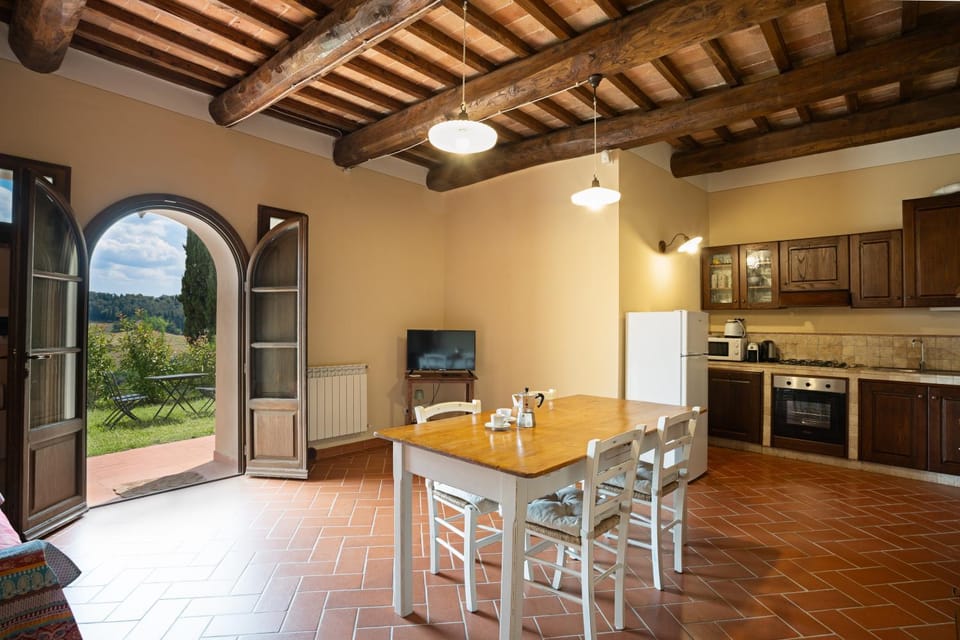 View (from property/room), Dining area, Garden view, kitchen