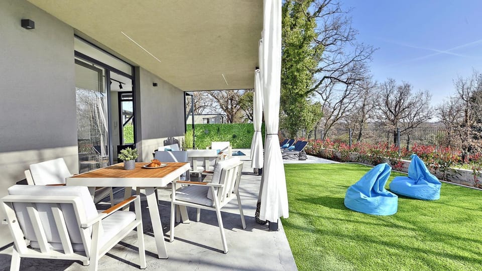 Garden, Seating area