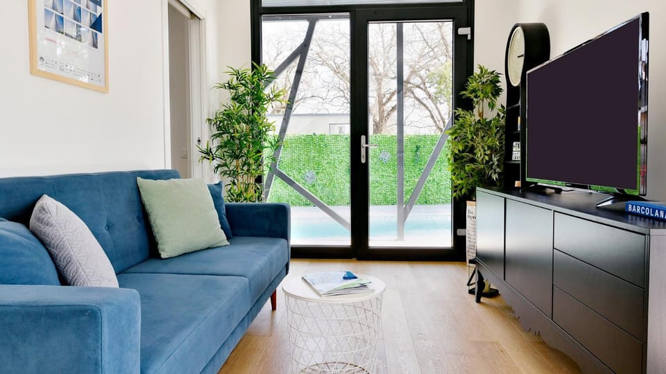 Living room, air conditioner