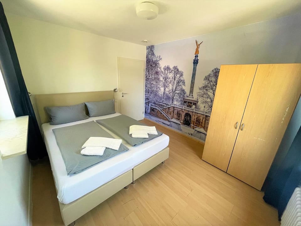 Bed, Bedroom, towels, wardrobe