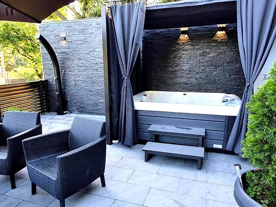 Off site, Hot Tub