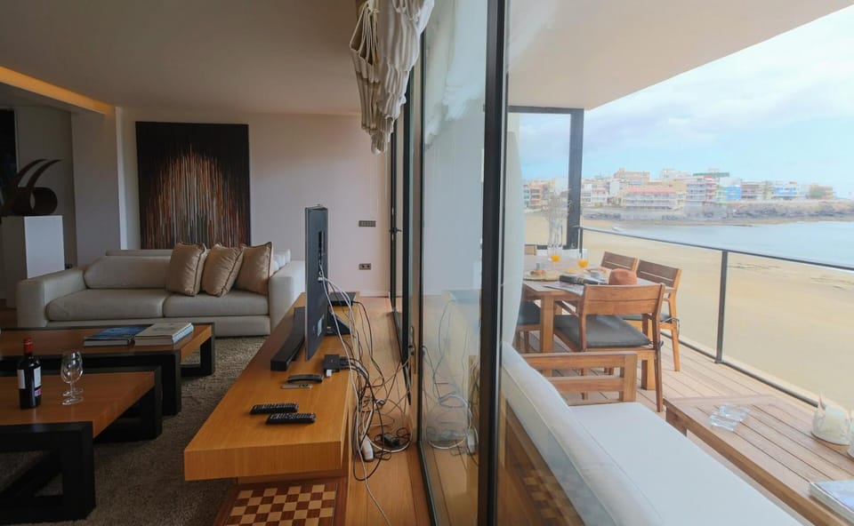 Extra Luxurious Apartment on the Beachfront. Apartment in Gran Canaria
