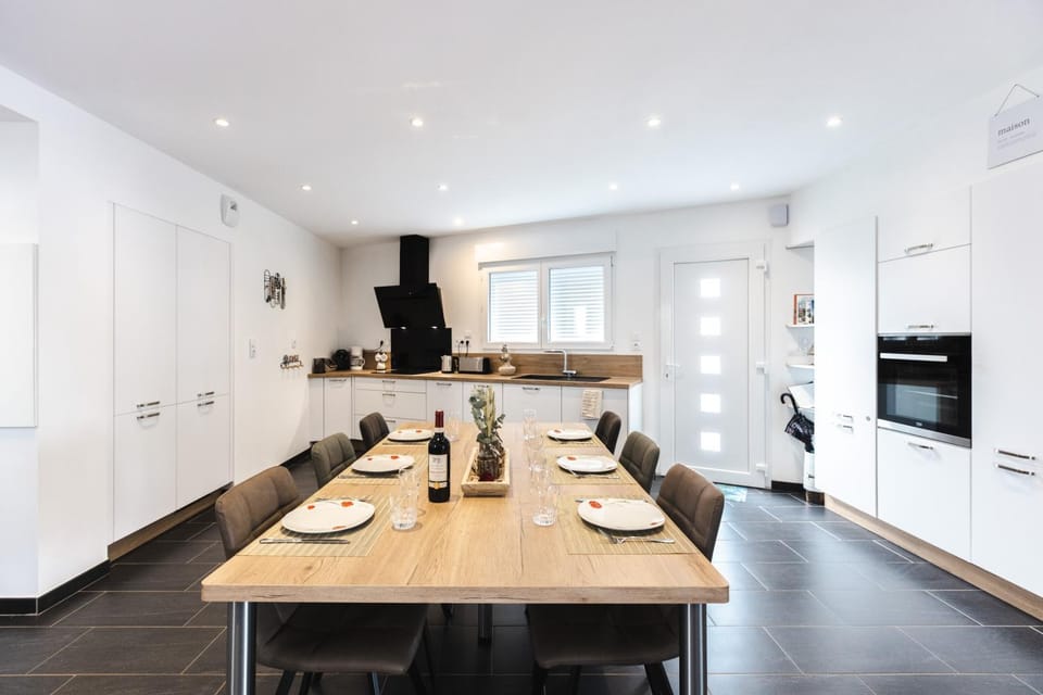 Living room, kitchen