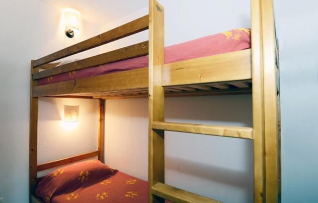 APPARTEMENT CALME CLASSE 5 PERS CENTRE ST LARY PISCINE COUVERTe Apartment in Saint-Lary-Soulan