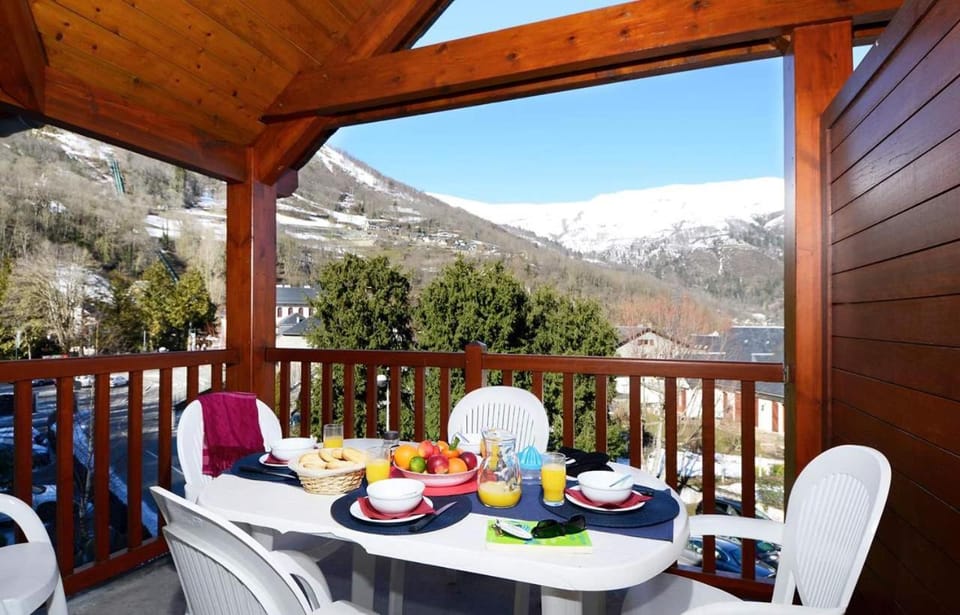 APPARTEMENT CALME CLASSE 5 PERS CENTRE ST LARY PISCINE COUVERTe Apartment in Saint-Lary-Soulan