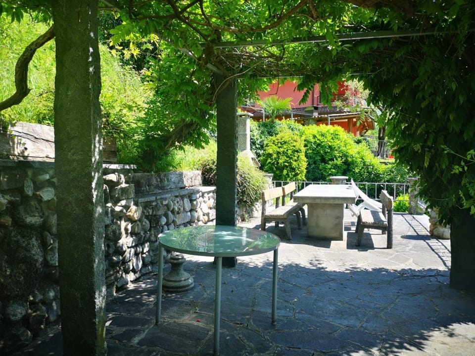 Garden, Dining area