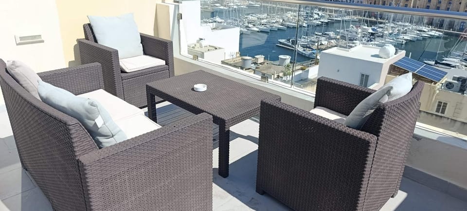 Dghajsa GUEST HOUSE Bed and Breakfast in Malta