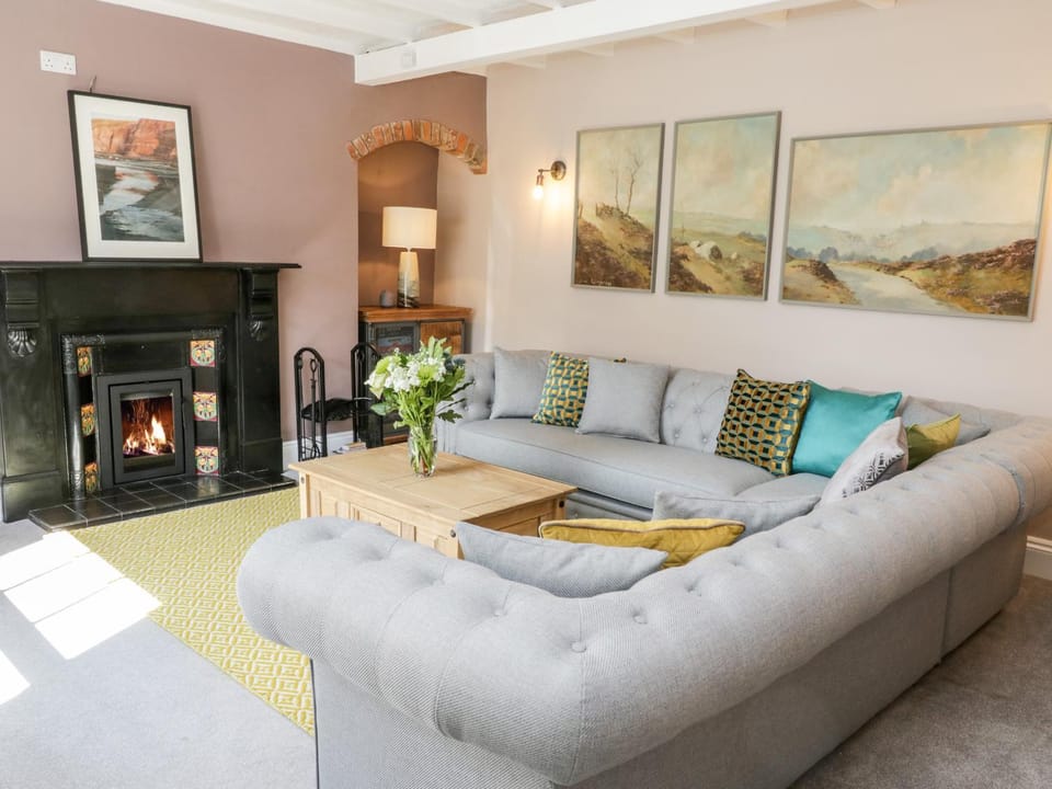 Laurel House House in England