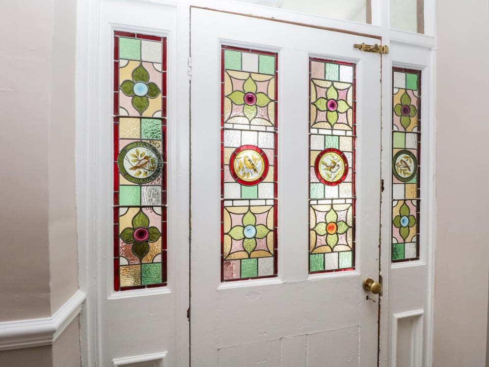 Laurel House House in England