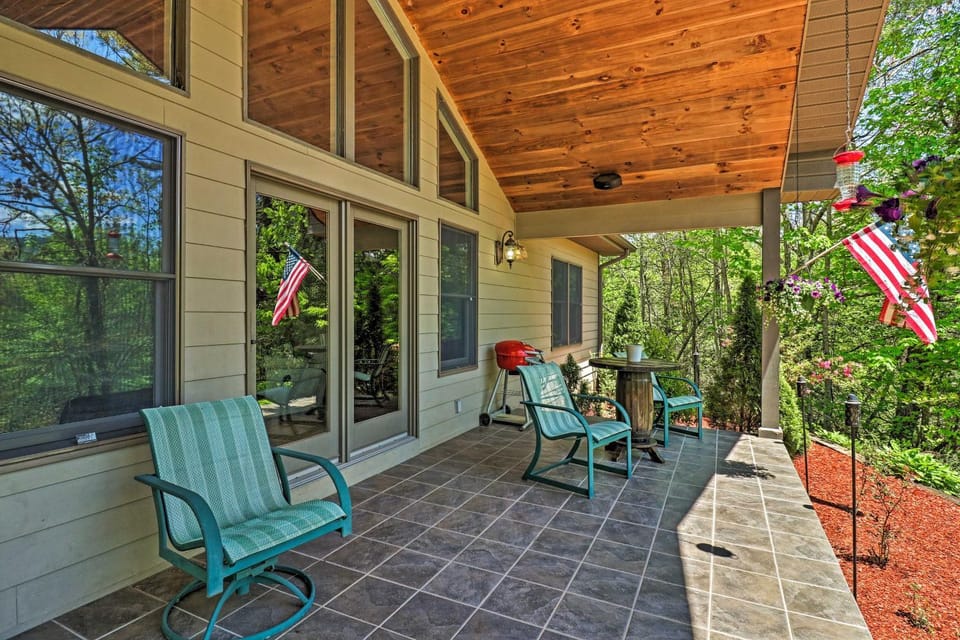 Private Bryson City Ranch Retreat w/ Mtn Views! House in Bryson City