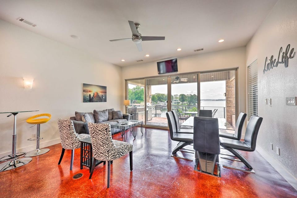 Waterfront Home about 4 Mi to Oaklawn Racing Casino! House in Lake Hamilton