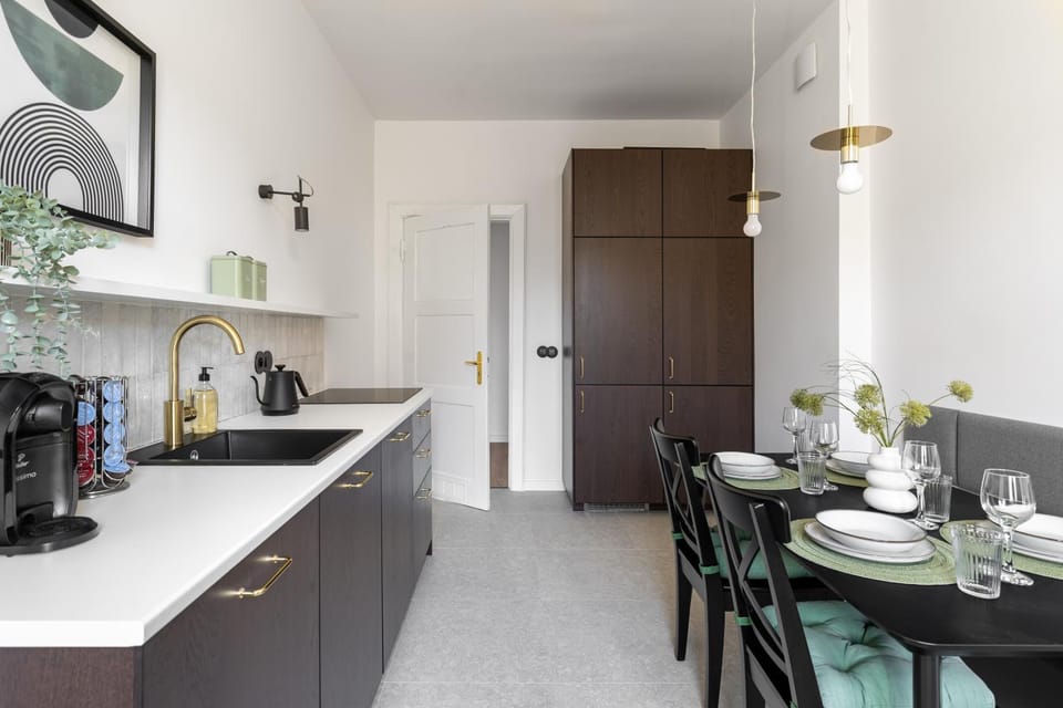 Kitchen or kitchenette, Dining area, dishwasher, pet friendly, stove