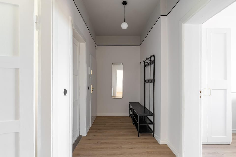 Photo of the whole room, storage, wardrobe