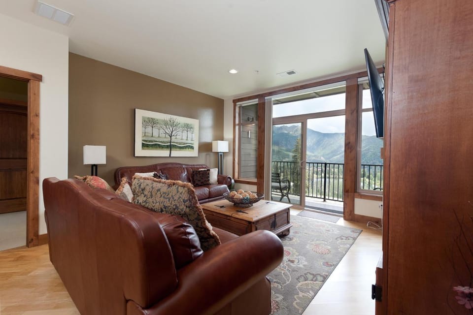 Peregrine Point 104 House in Purgatory