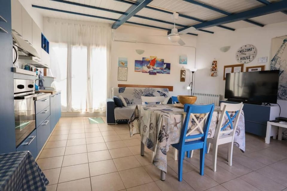 La Casa blu sul mare - The Blue house by the sea House in Castellammare del Golfo