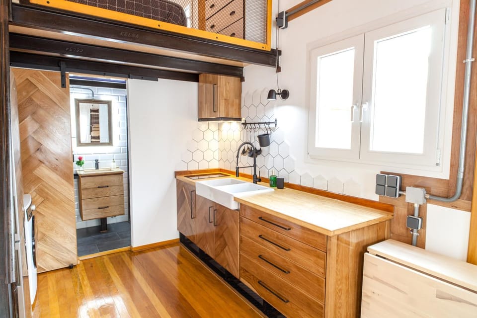 Kitchen or kitchenette