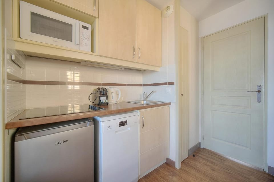 Upstays Sea View Terrace Pool 37m Apartment Apartment in Cannes