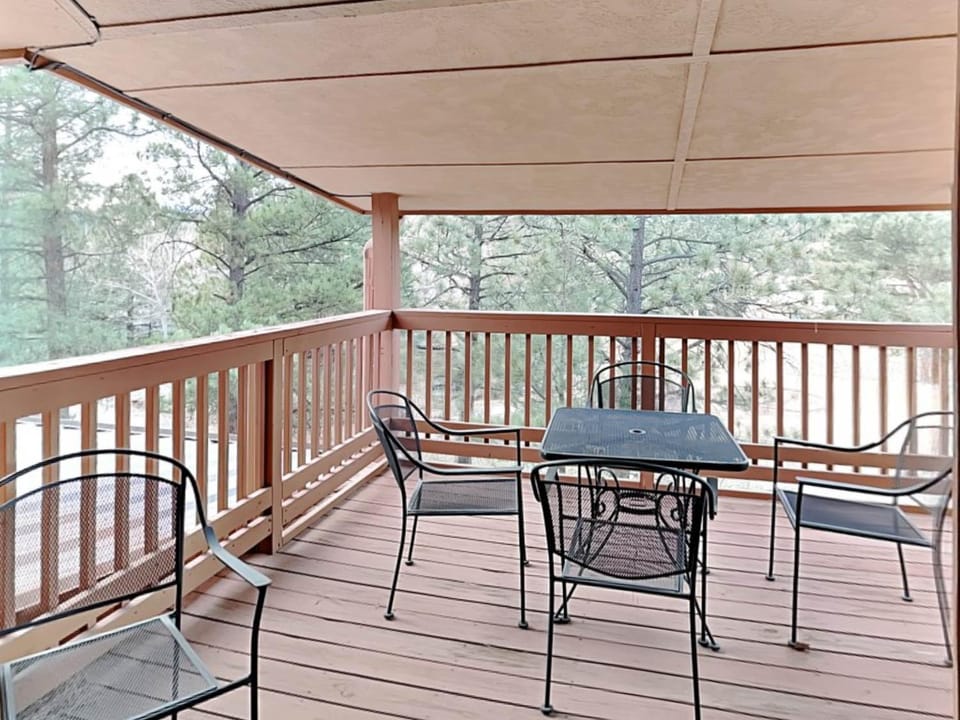 Patio, Natural landscape, Balcony/Terrace, Seating area, furniture