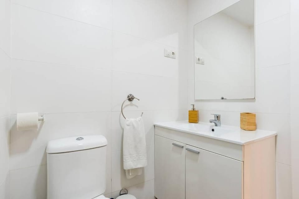 TGH/ Victoria Green Center 2B Apartment in Malaga