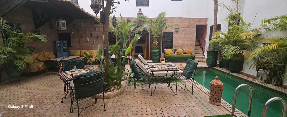 Patio, Pool view, Swimming pool, sunbed
