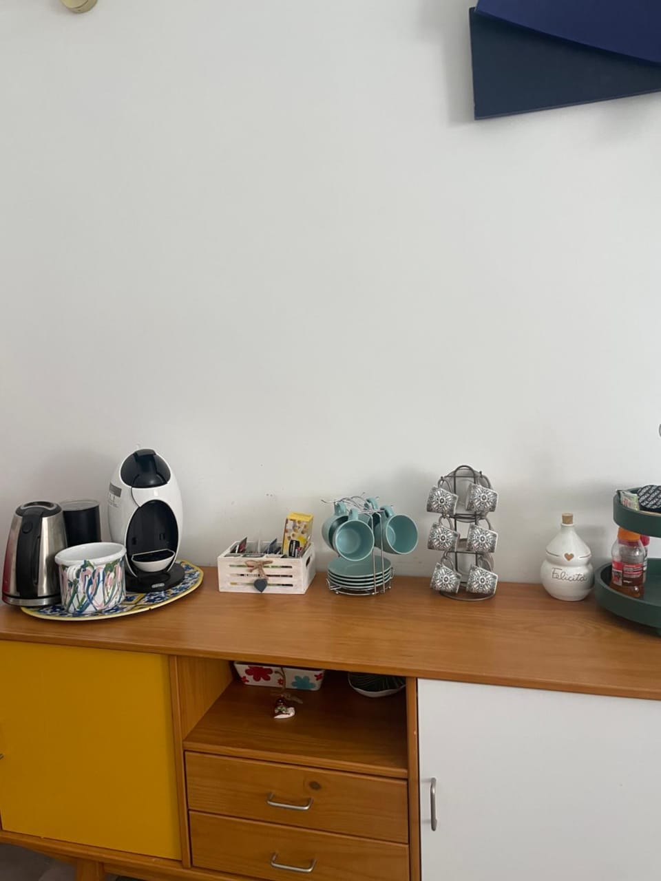 Coffee/tea facilities, toaster