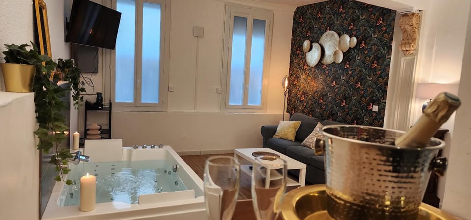 Lounge or bar