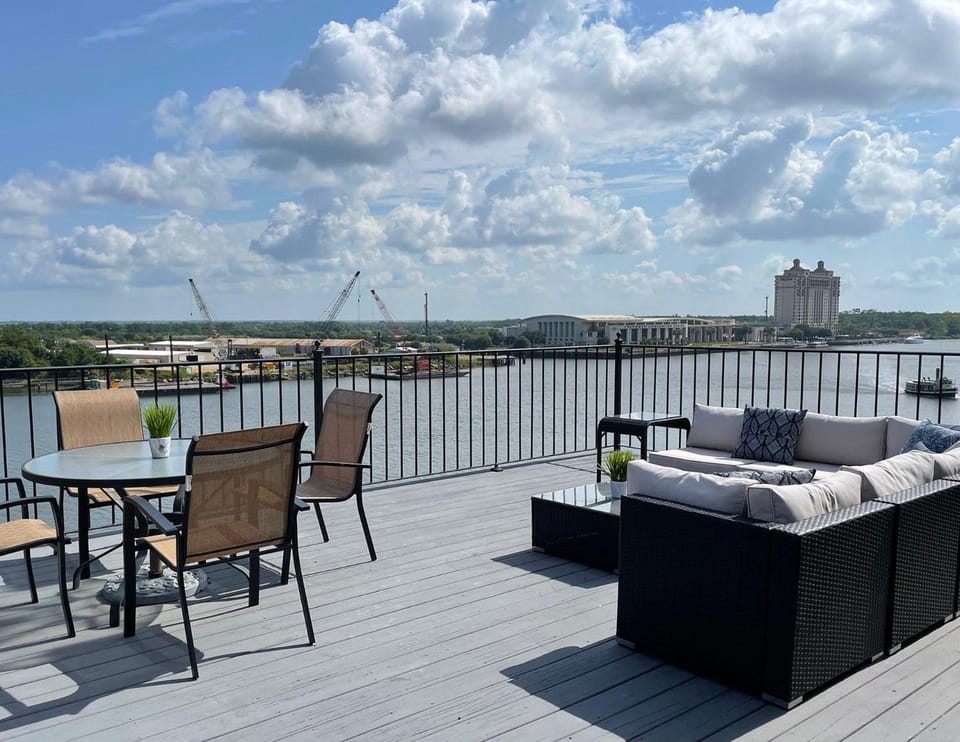 Riverview Penthouse House in Savannah