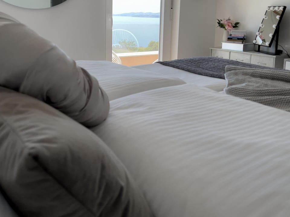Bedroom, Sea view