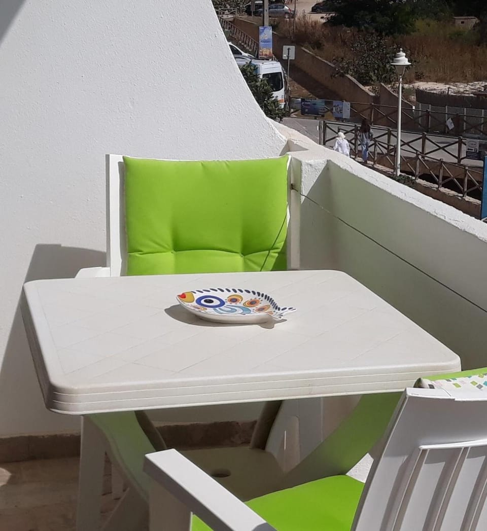 Patio, Living room, Seating area, Dining area