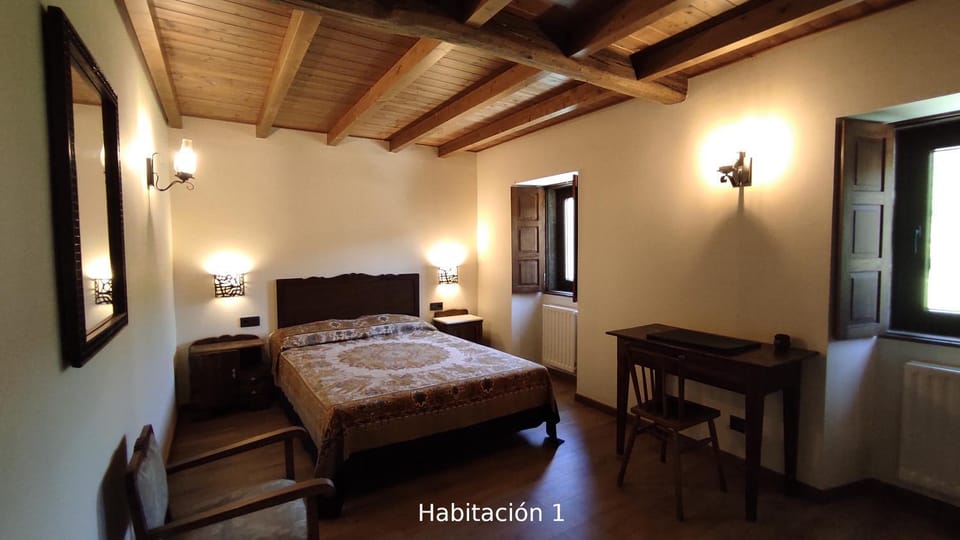 Bed, TV and multimedia, Garden view, Mountain view